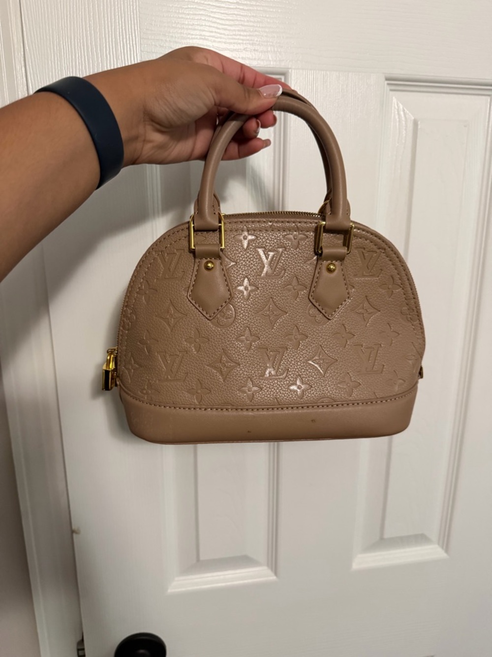 Alma small